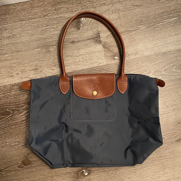 Longchamp Handbags - Longchamp Le Pliage Purse